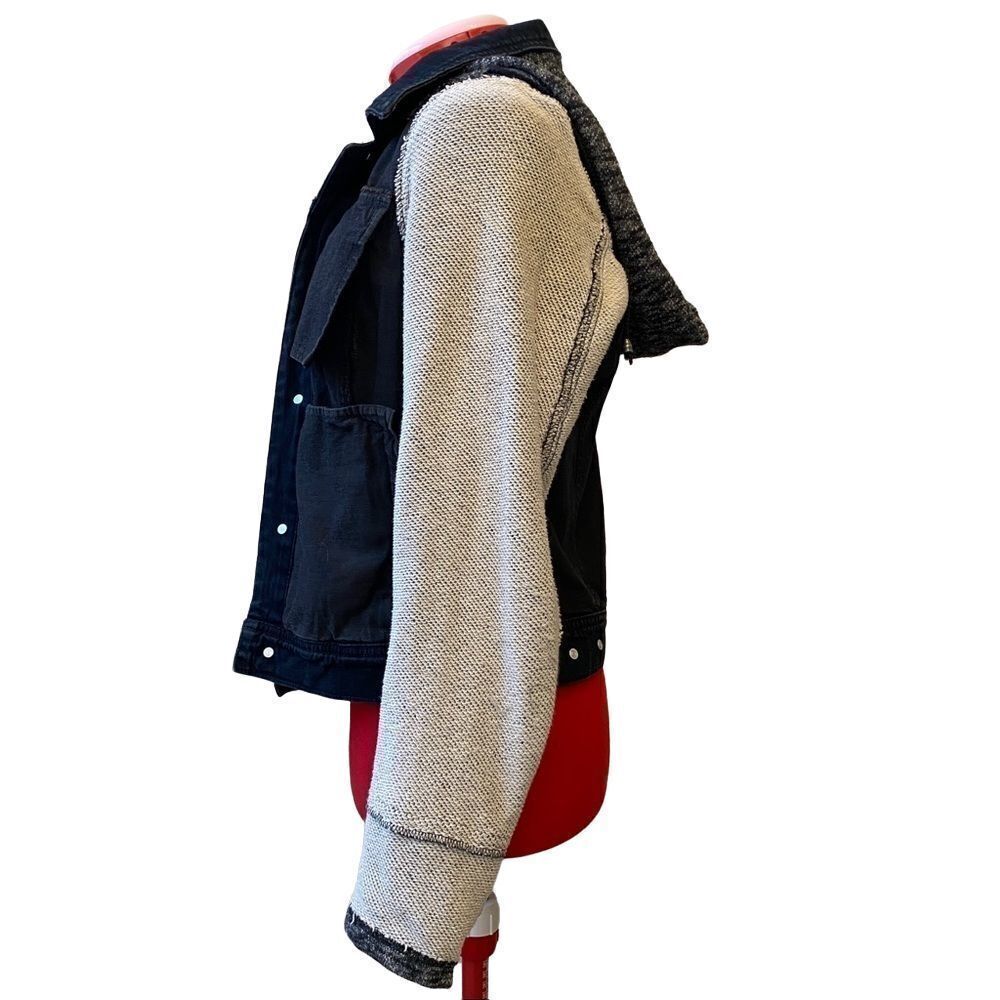 Free People Distressed Denim Jacket Size M - Picture 15 of 15